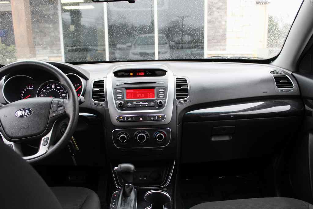 Used 2015 Kia Sorento LX image 27