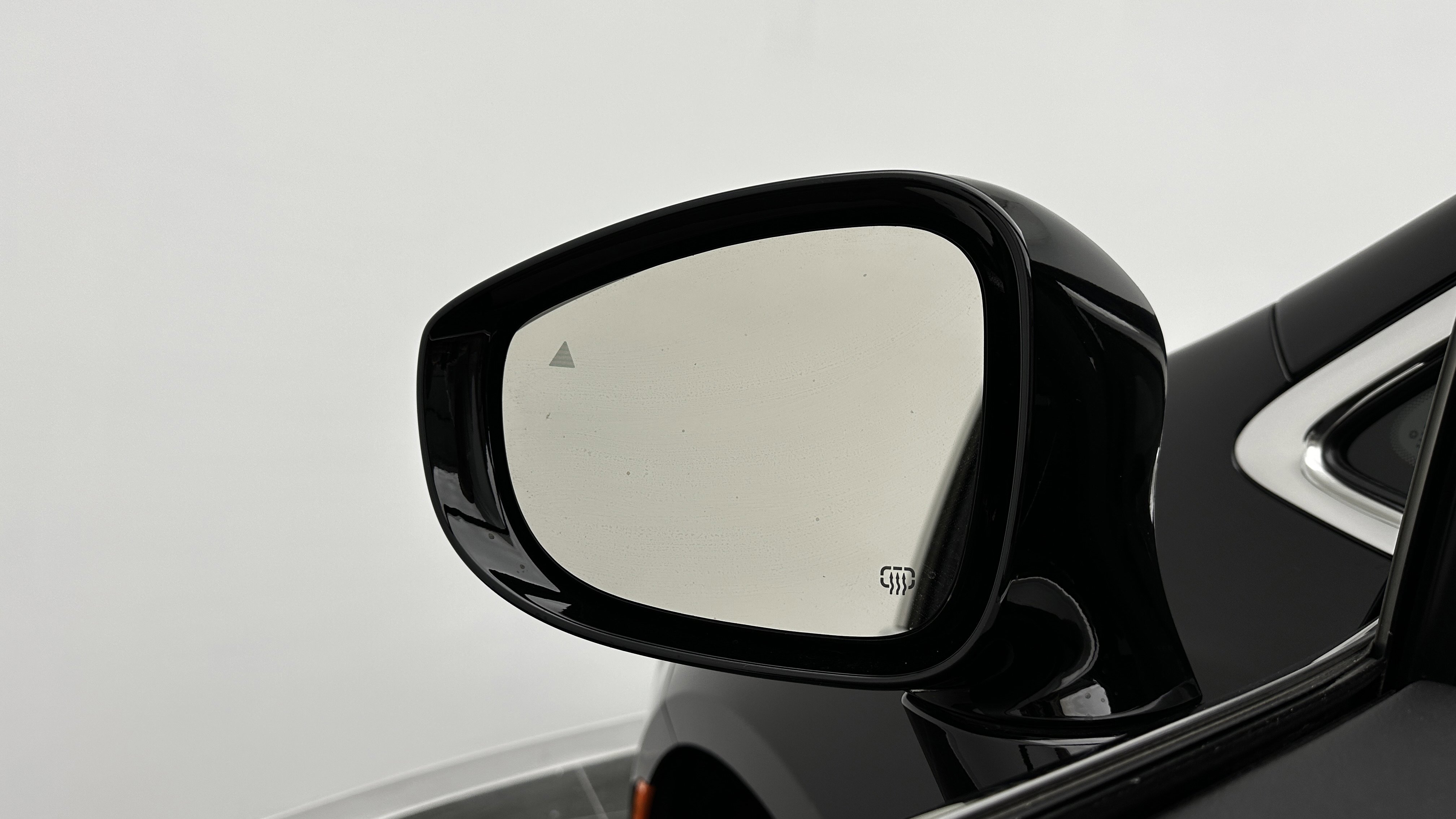 Used 2025 Chrysler Pacifica Select image 14