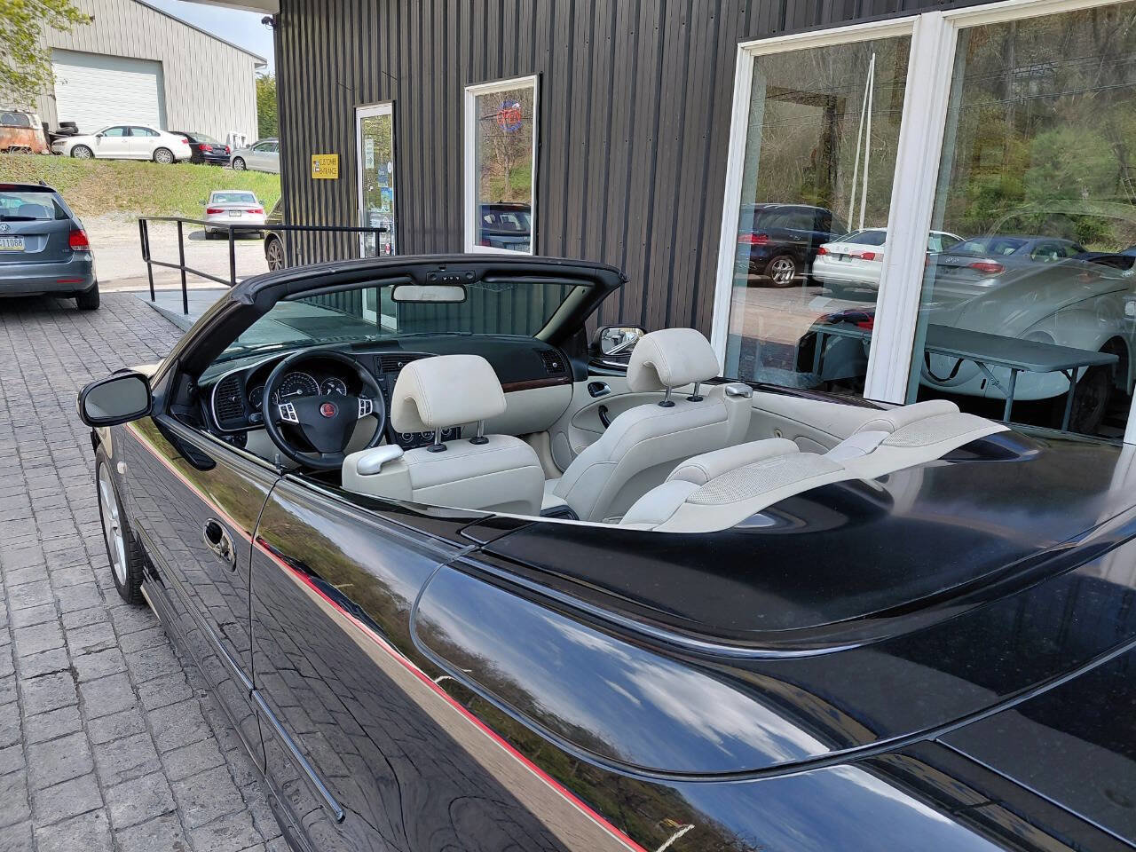 Used 2011 Saab 9-3 2.0T image 3