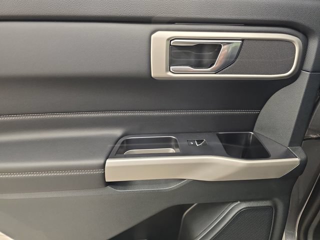Certified 2024 Ford Explorer XLT w/ Equipment Group 202A AWD/4WD image 18