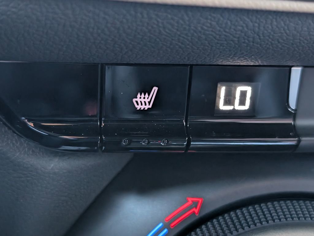 Used 2023 Chevrolet Blazer Premier image 37