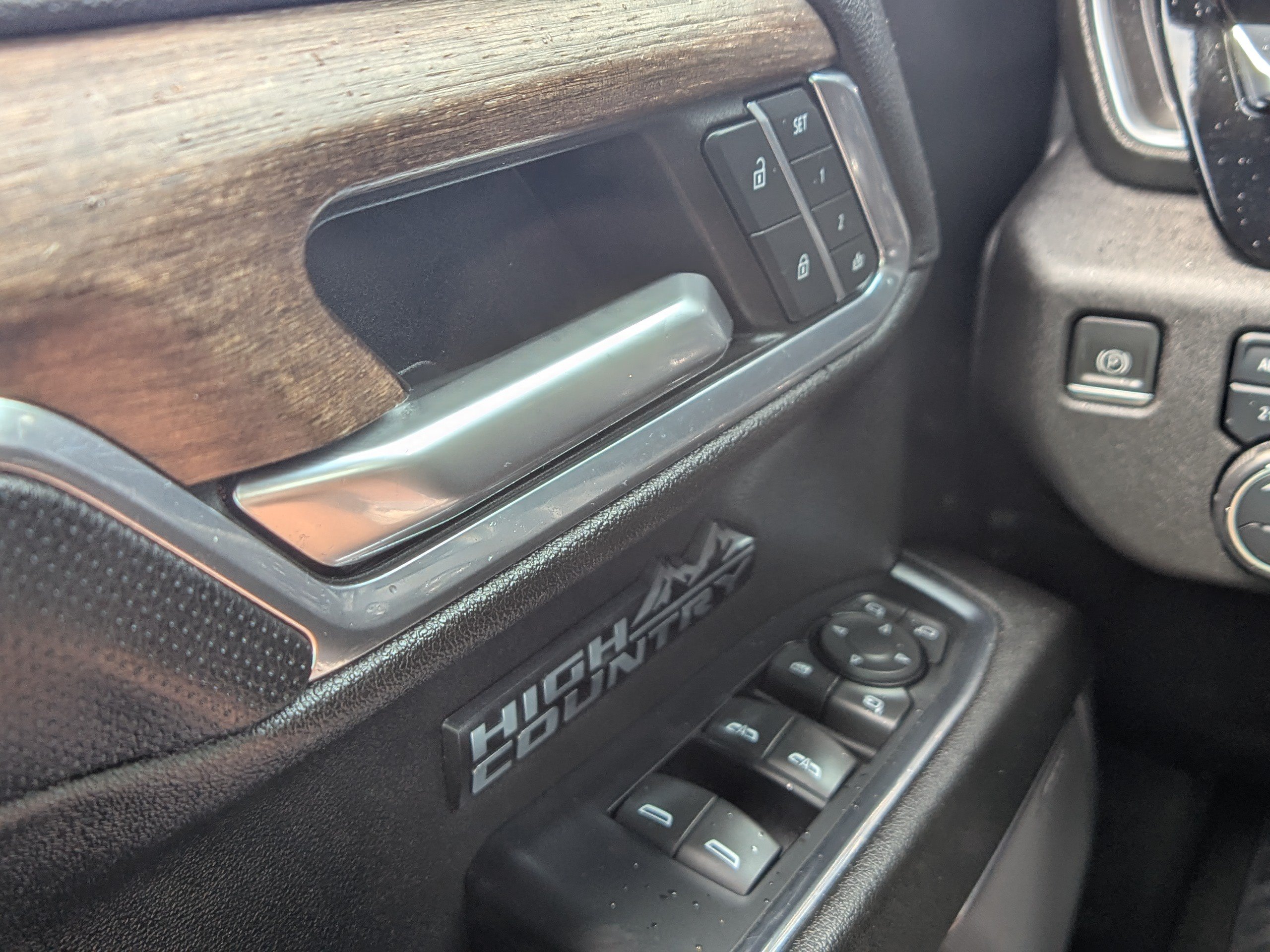 Used 2023 Chevrolet Silverado 1500 High Country w/ Z71 Off-Road Package AWD/4WD image 27