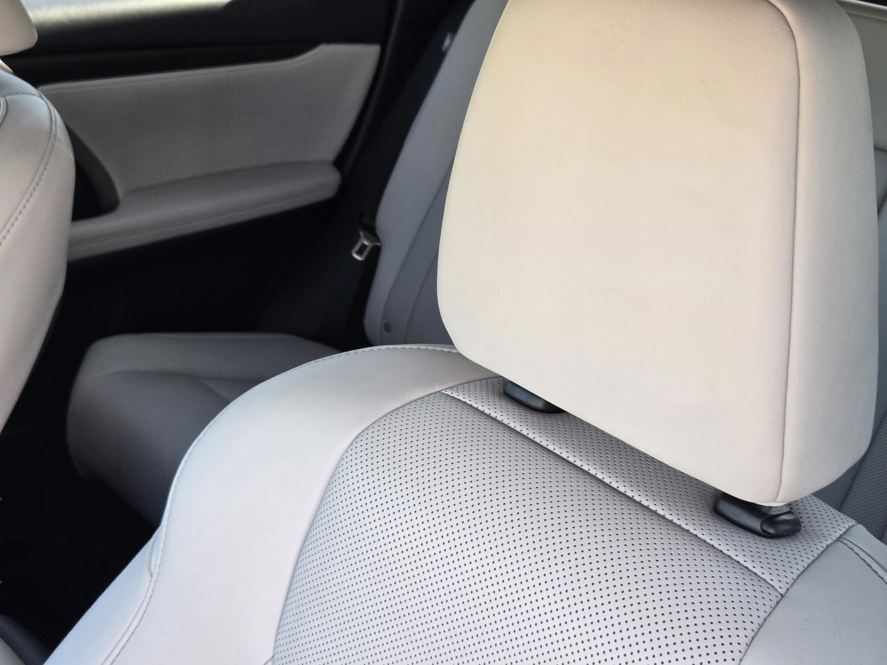 Used 2022 Lexus RX 450h w/ Premium Package image 35