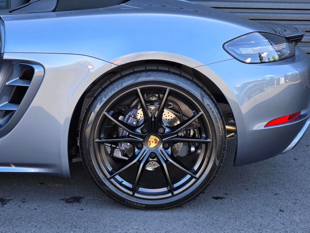 Used 2025 Porsche 718 Boxster image 11