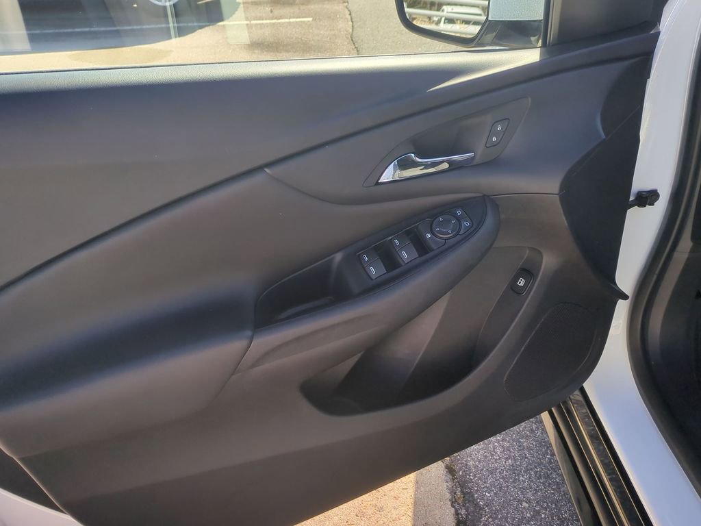 Used 2019 Chevrolet Volt LT w/ Comfort Package image 13