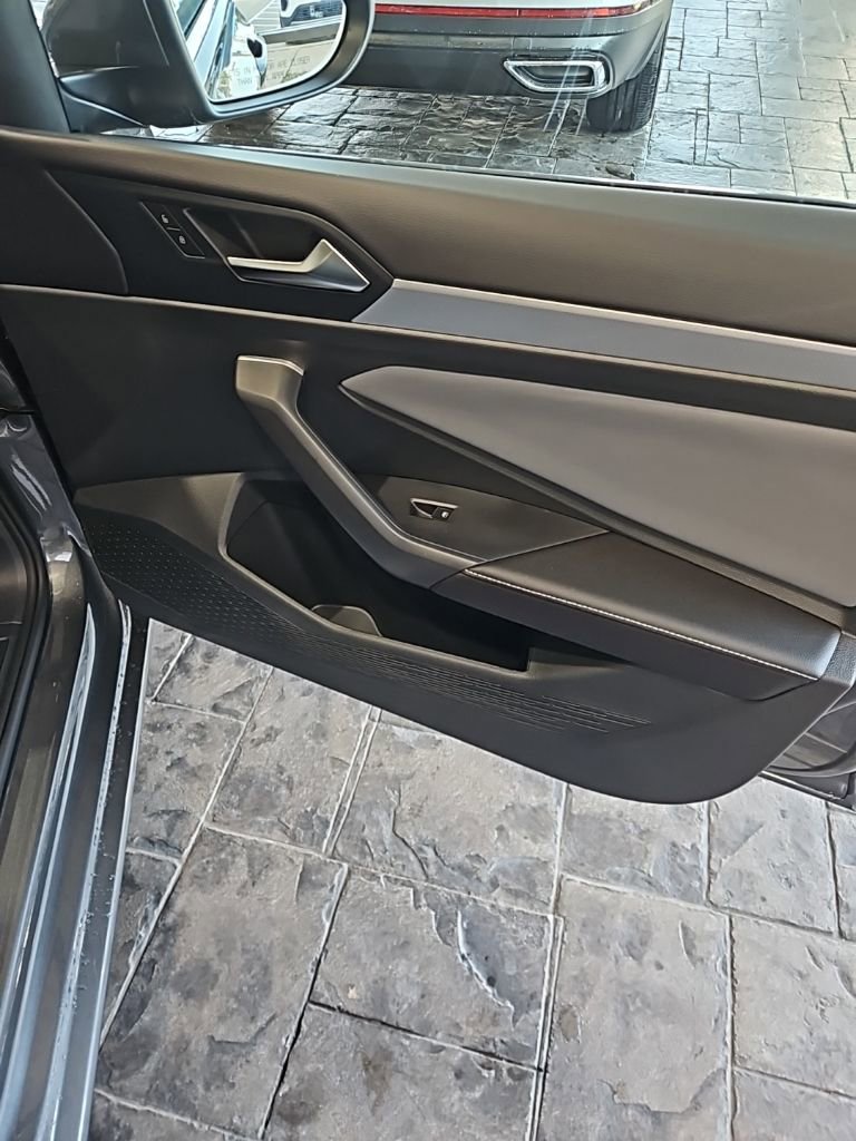 New 2026 Volkswagen Jetta SE image 11