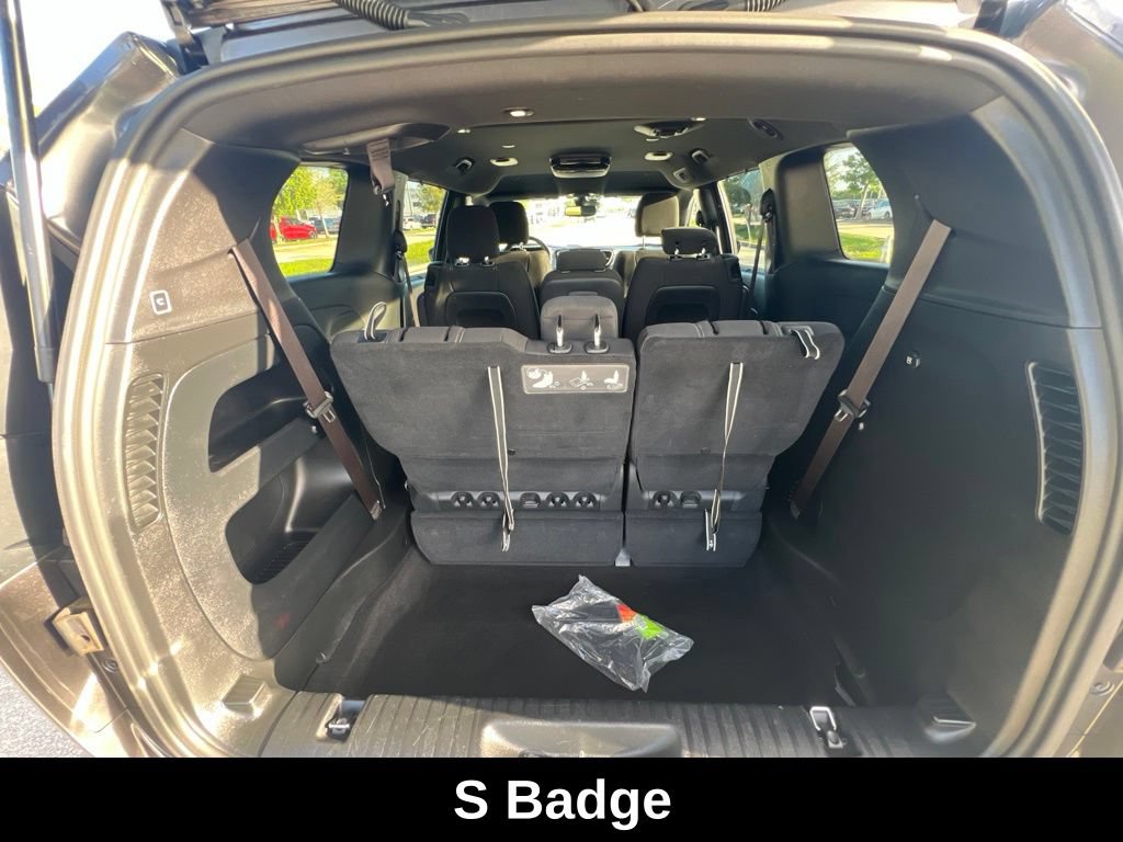 Used 2021 Chrysler Pacifica Touring w/ S Appearance Package FWD image 11