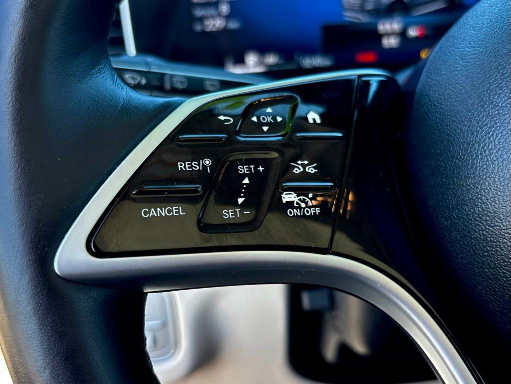 Used 2025 Mercedes-Benz GLS 450 4MATIC image 12