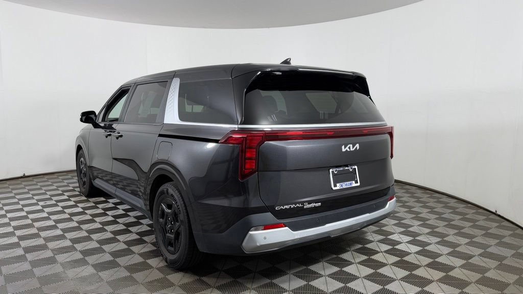Used 2025 Kia Carnival FWD image 6