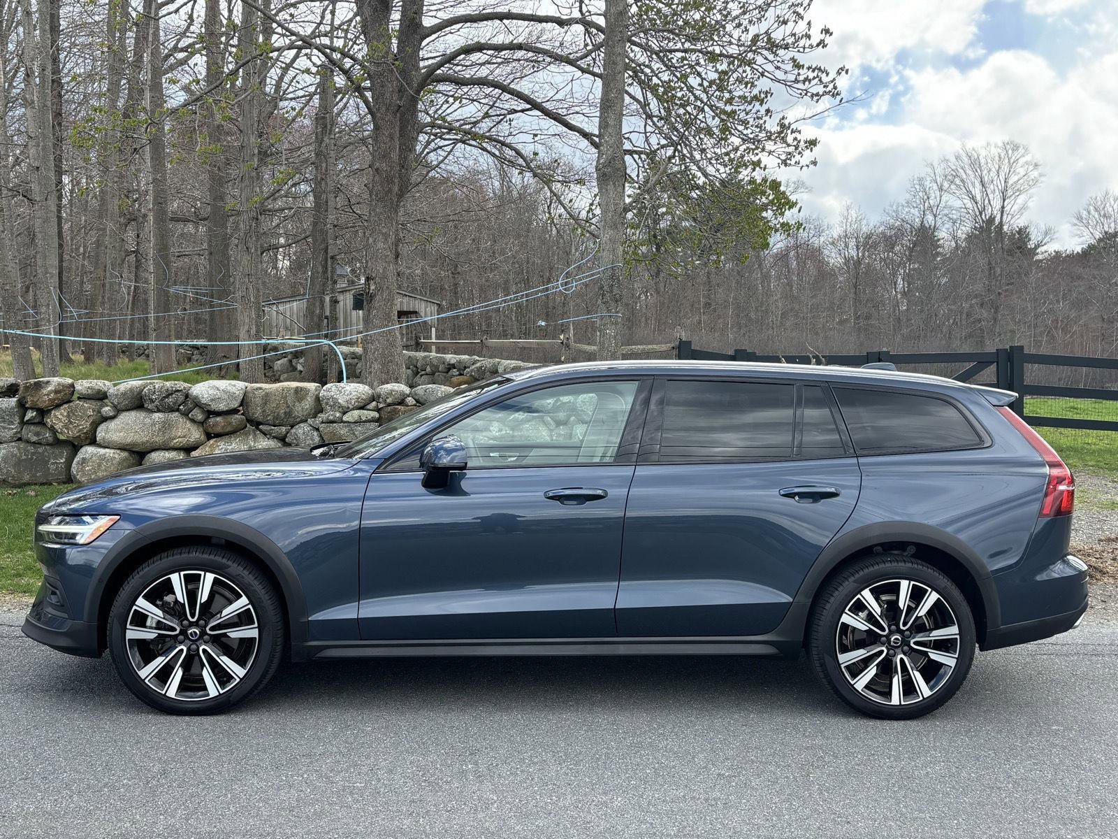 Used 2021 Volvo V60 T5 Cross Country w/ Climate Package AWD/4WD image 13
