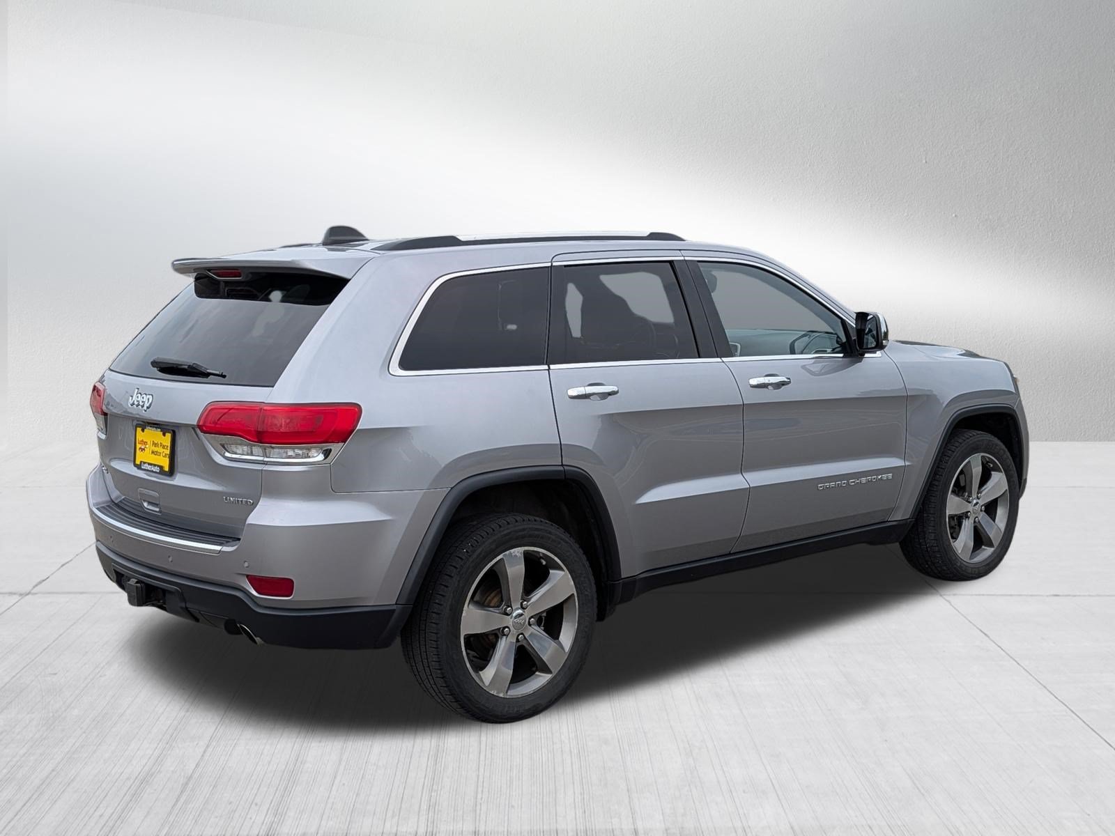 Used 2014 Jeep Grand Cherokee Limited w/ Trailer Tow Group IV AWD/4WD image 7