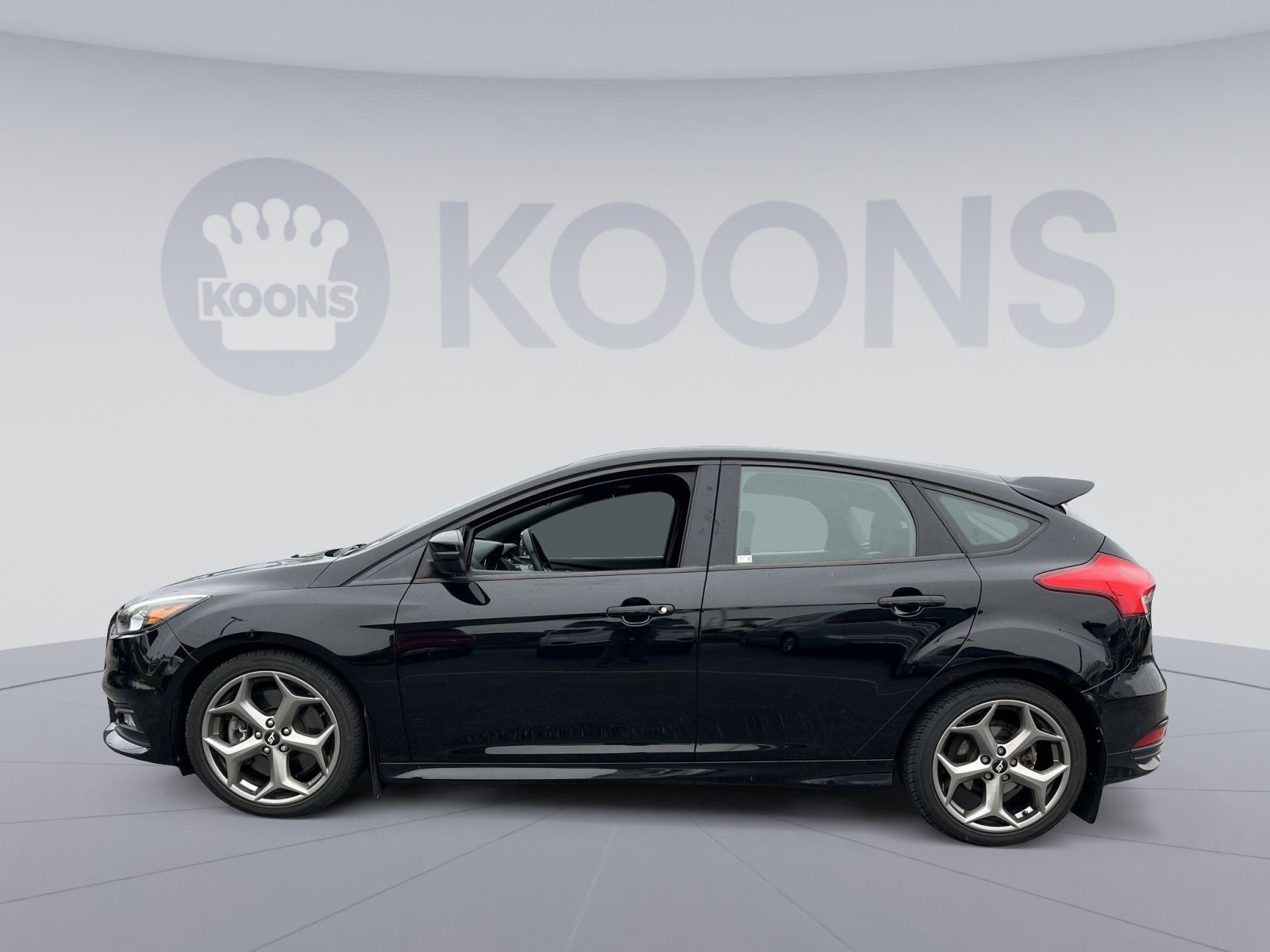 Used 2018 Ford Focus ST FWD image 13