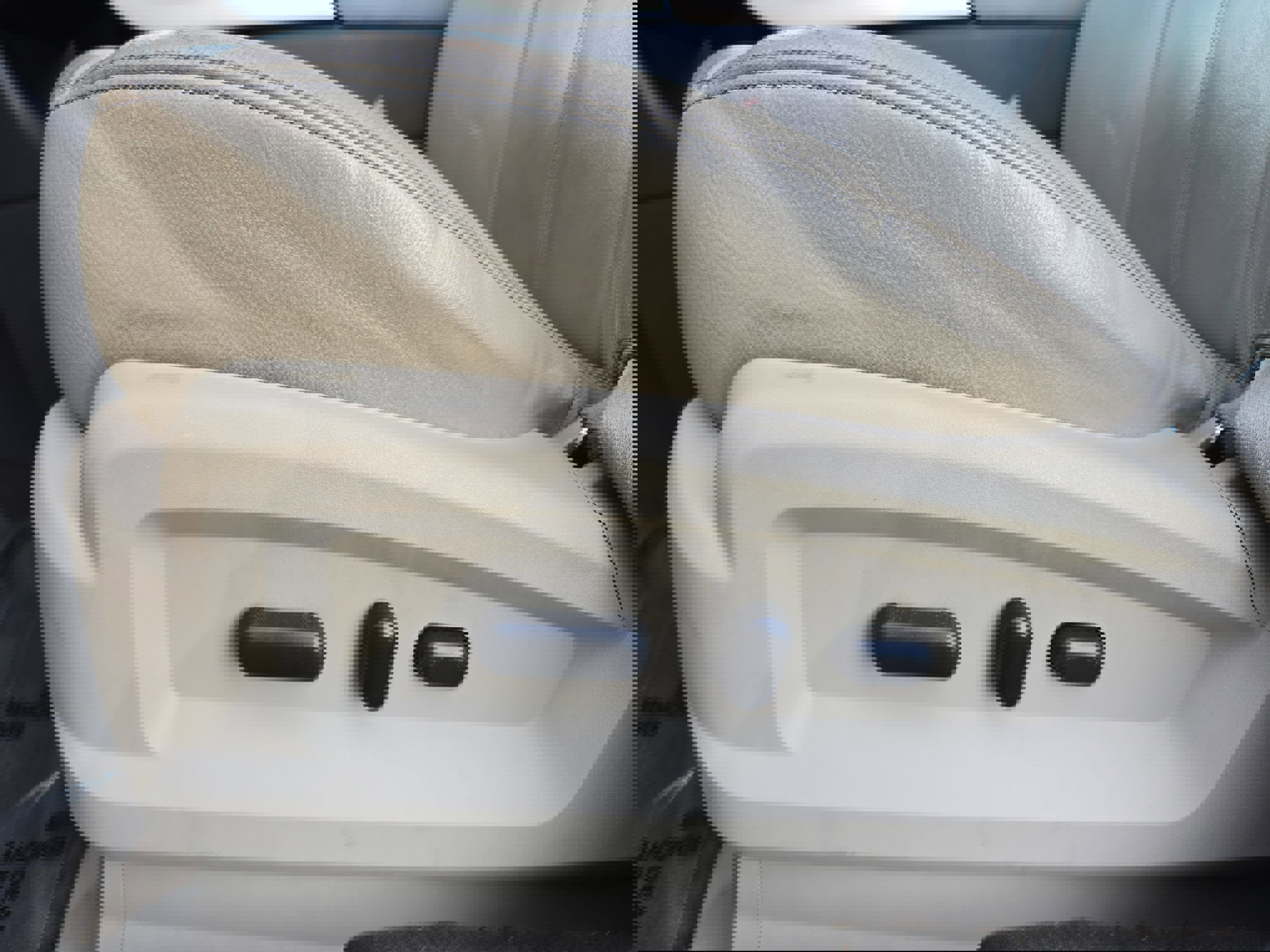 Used 2013 Ford Edge SEL image 28