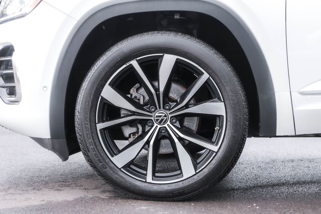 Used 2024 Volkswagen Atlas SEL Premium R-Line image 17