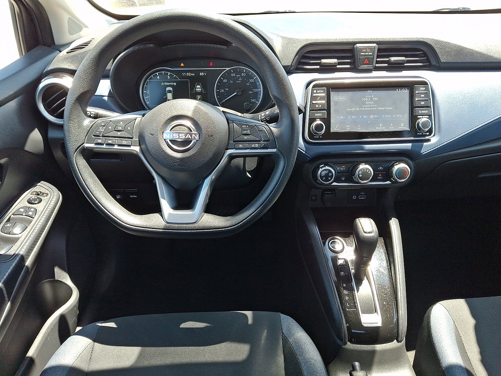 Used 2023 Nissan Versa SV FWD image 11