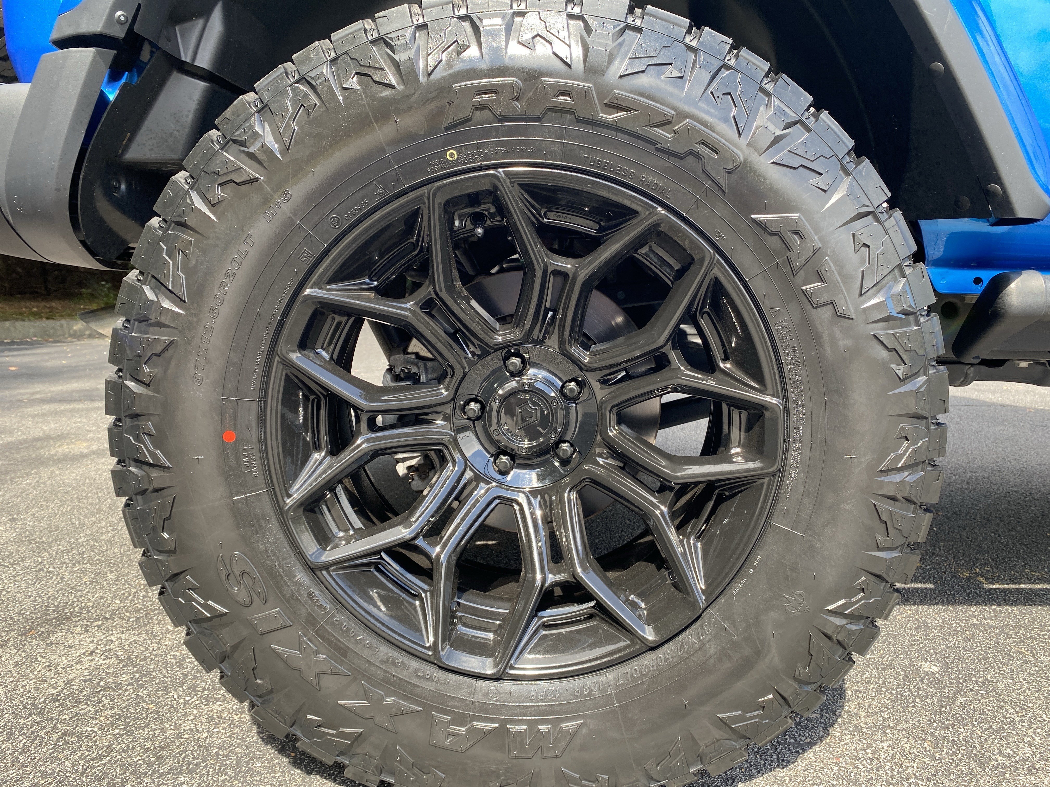 Used 2023 Jeep Wrangler Unlimited Rubicon 392 w/ Trailer Tow Package AWD/4WD image 43