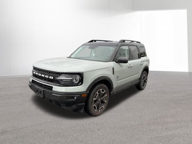 Used 2022 Ford Bronco Sport Outer Banks w/ Tech Package image 2