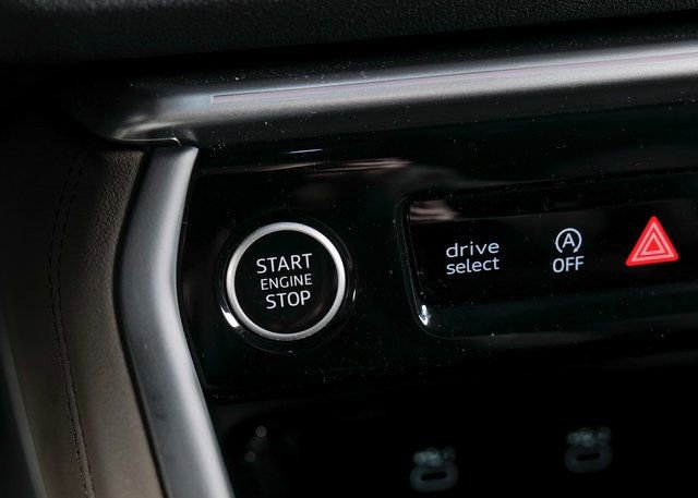 Certified 2025 Audi Q5 Premium Plus image 20