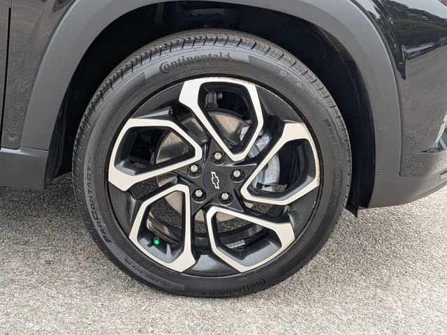 Used 2025 Chevrolet Trax RS w/ Driver Confidence Package image 11