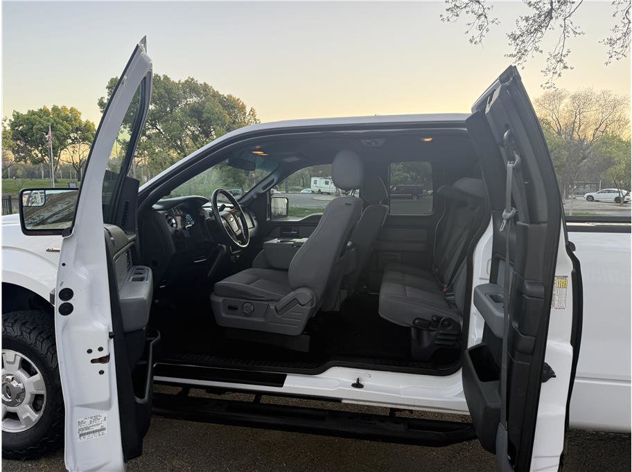 Used 2014 Ford F150 XLT w/ Equipment Group 301A Mid image 13