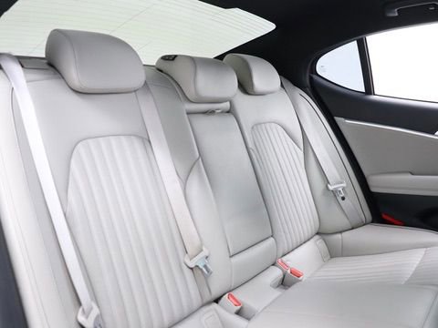 Used 2022 Genesis G70 3.3T w/ Sport Advanced Package image 39