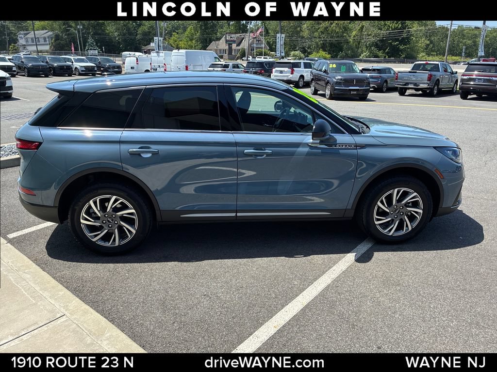 Certified 2024 Lincoln Corsair AWD image 9
