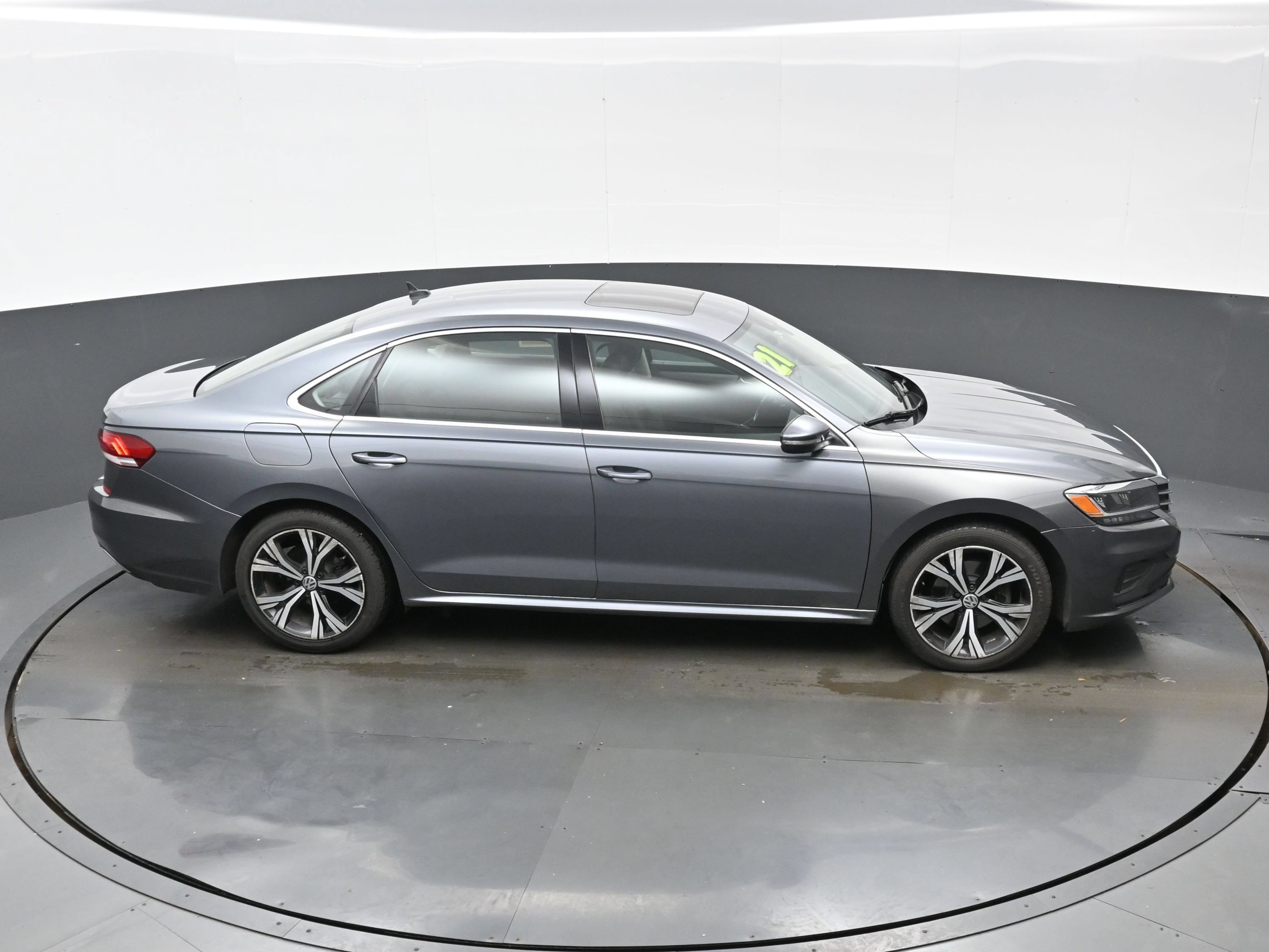 Used 2021 Volkswagen Passat 2.0T SE FWD image 34