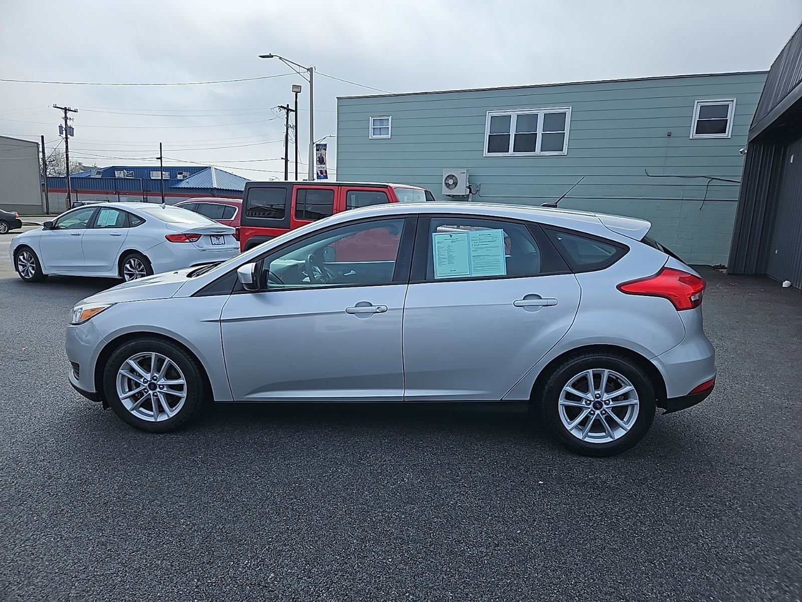 Used 2018 Ford Focus SE image 3