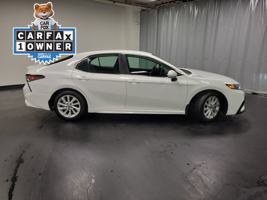 Used 2024 Toyota Camry SE FWD image 9