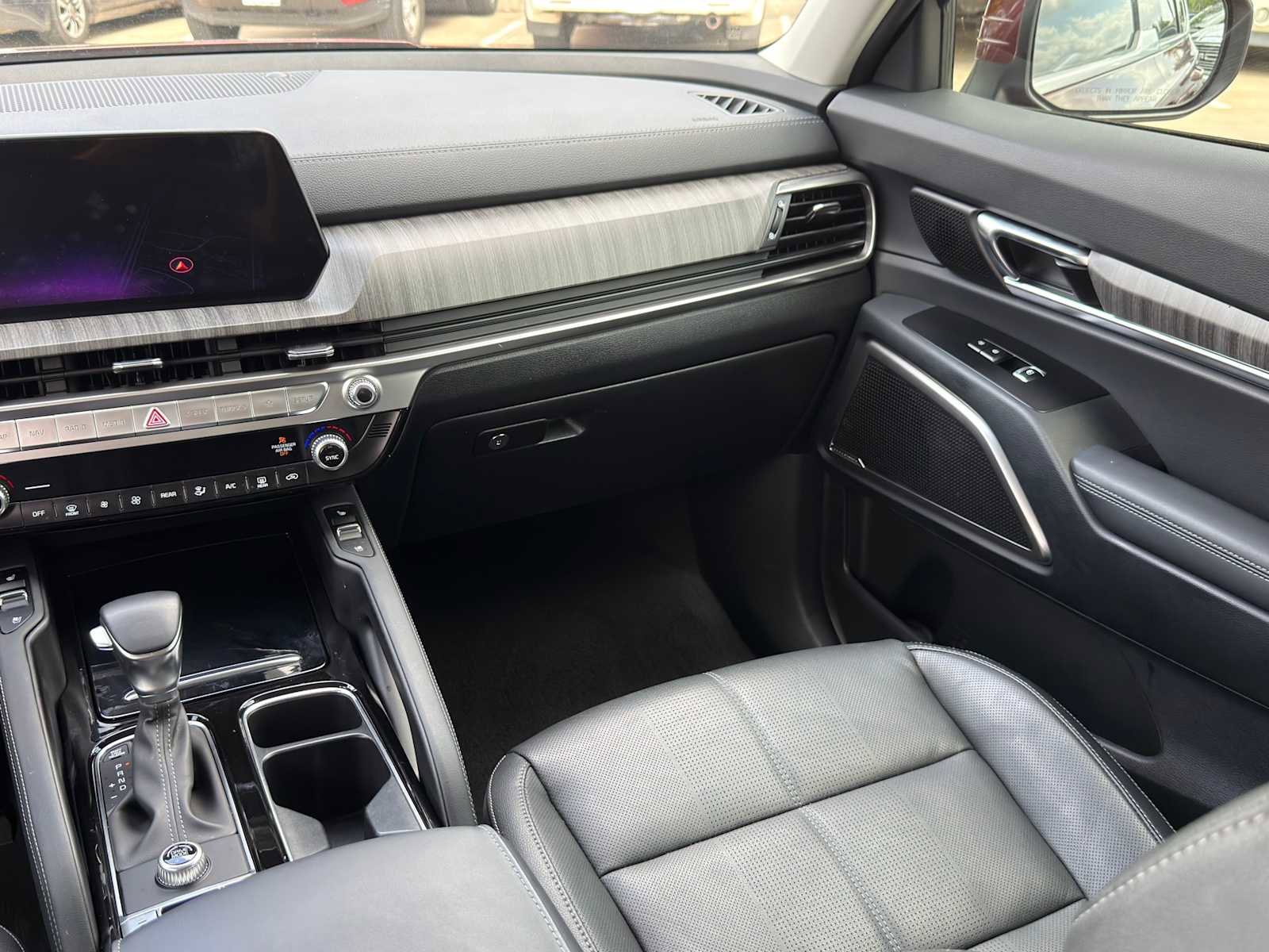 Certified 2024 Kia Telluride EX w/ EX Captain's Chair Package image 22