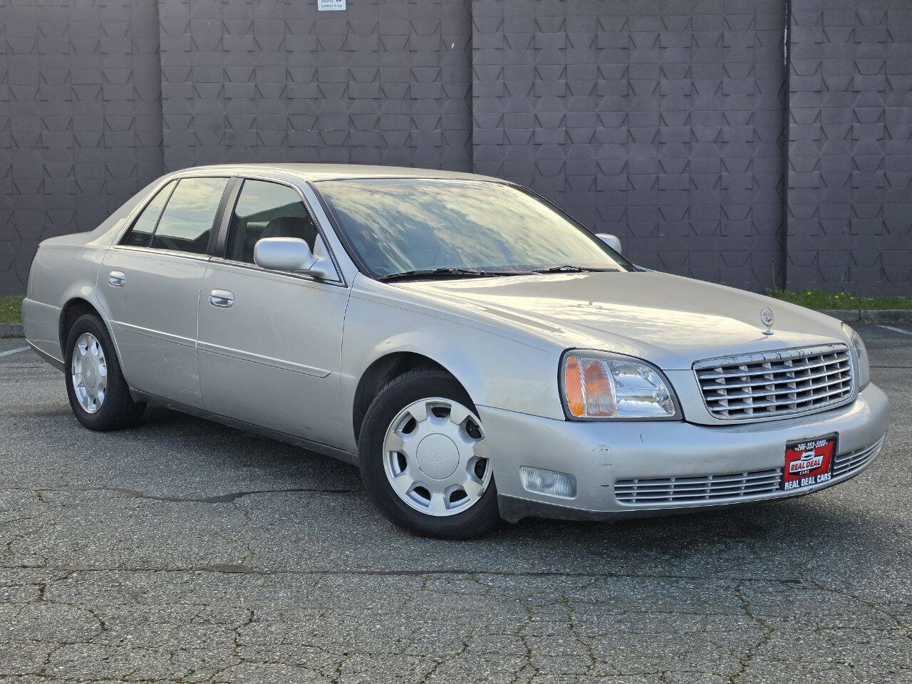Used 2000 Cadillac De Ville FWD image 3