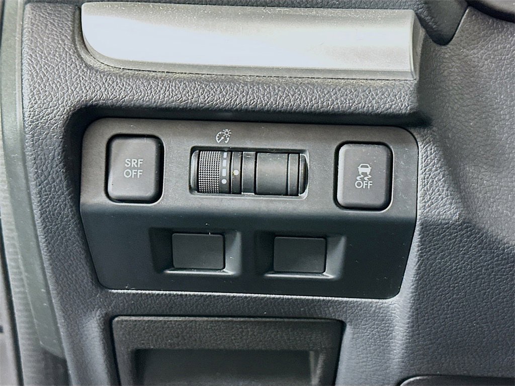 Used 2015 Subaru Crosstrek 2.0i Limited image 10