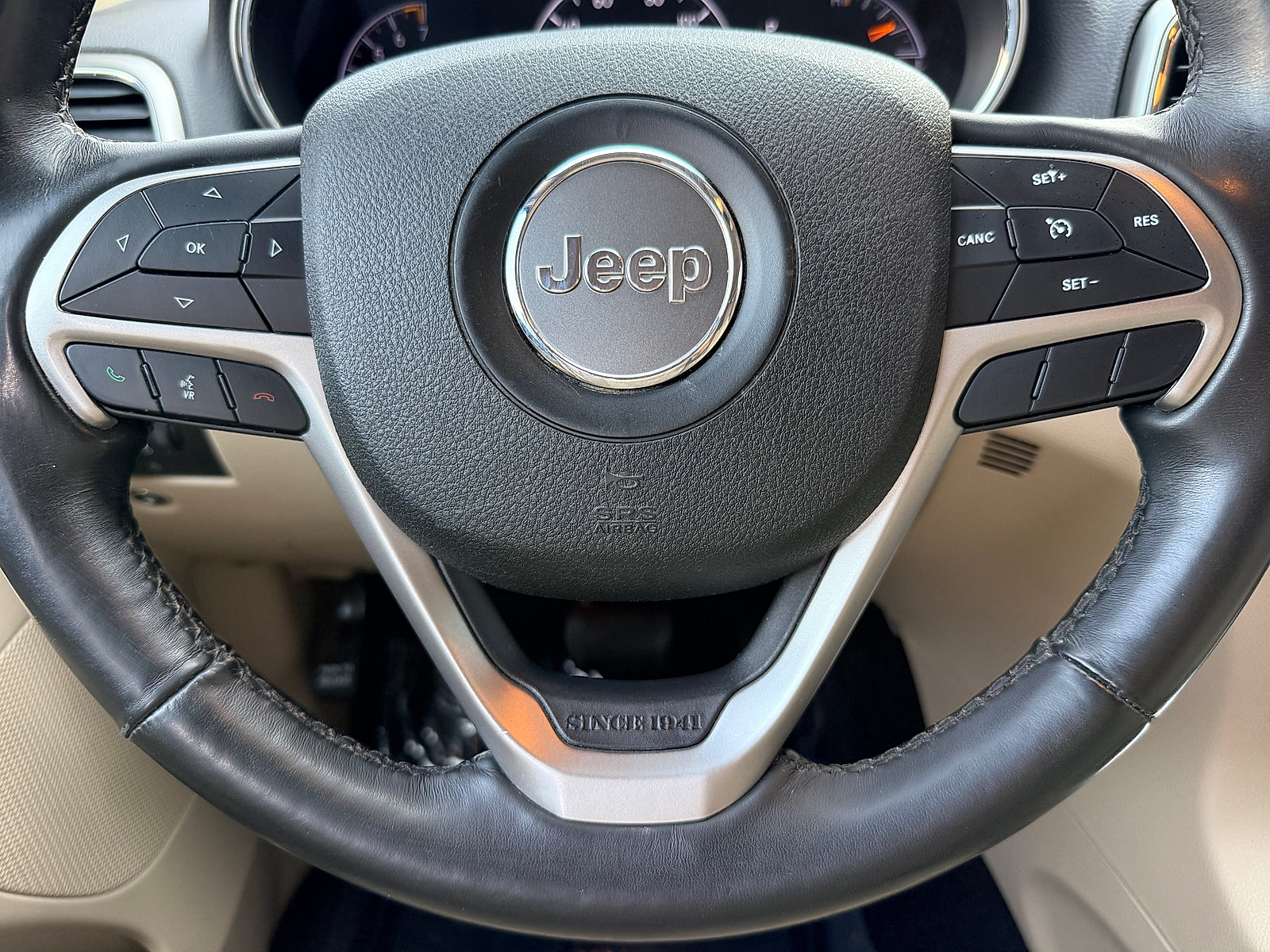 Used 2018 Jeep Grand Cherokee Laredo AWD/4WD image 18