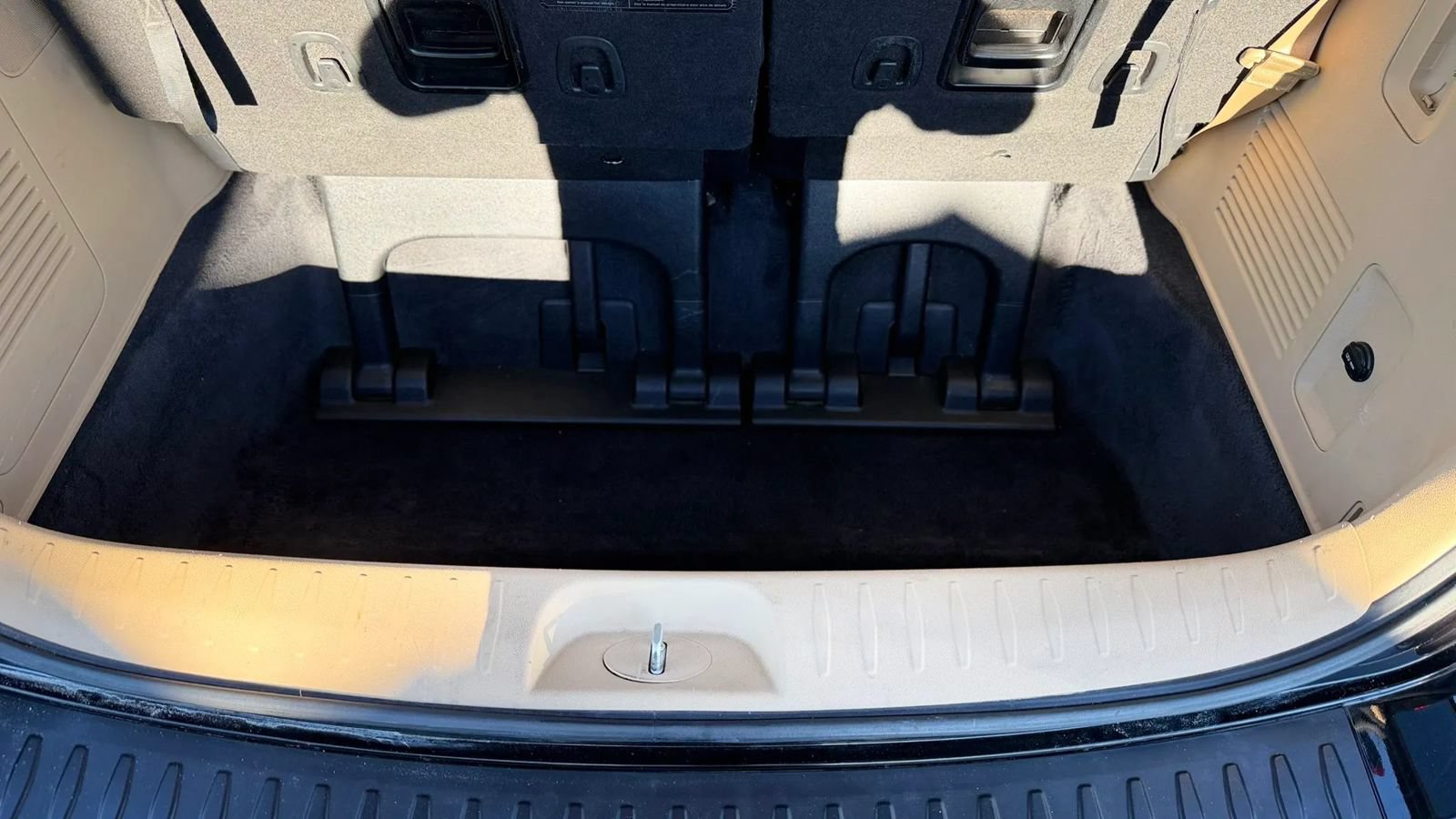 Used 2015 Kia Sedona SX FWD image 27