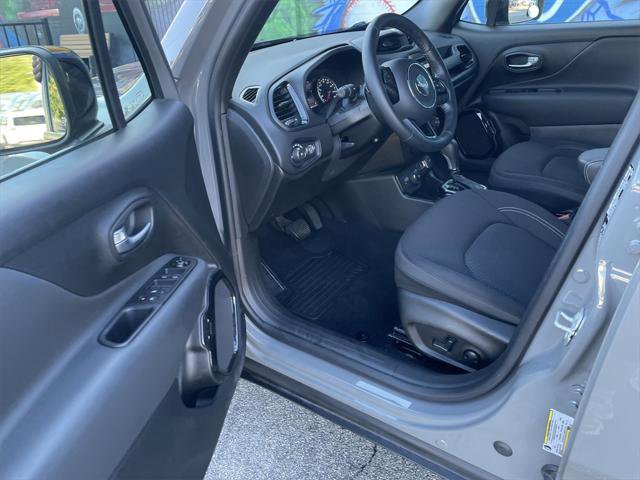 Certified 2022 Jeep Renegade Altitude w/ Convenience Group image 14