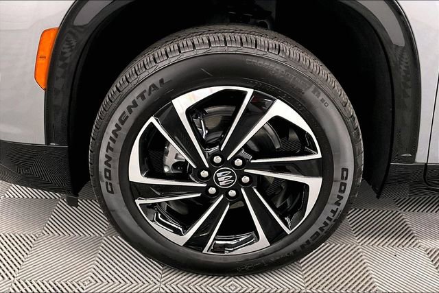 Used 2025 Buick Enclave Sport Touring image 9