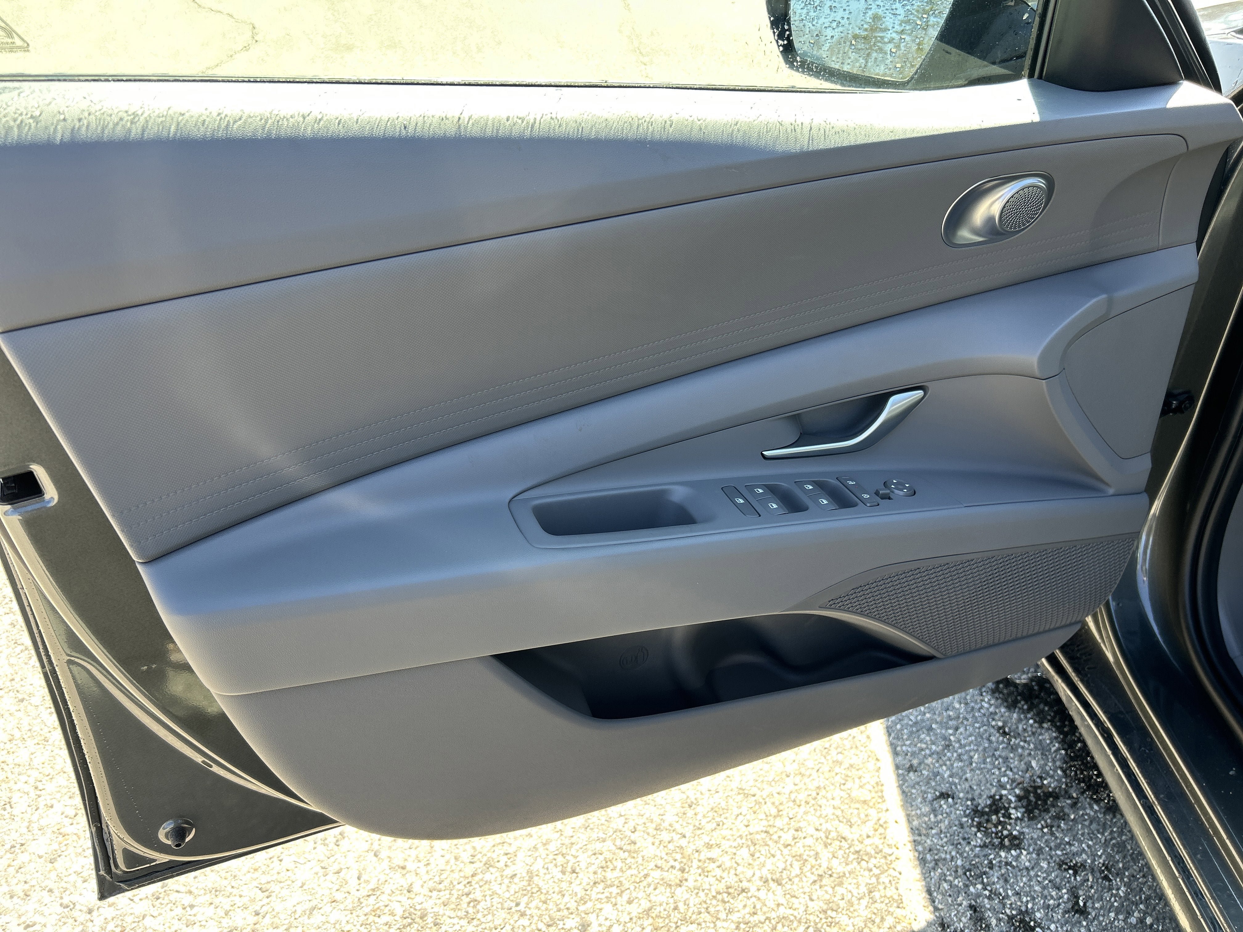 New 2026 Hyundai Elantra Hybrid FWD image 17