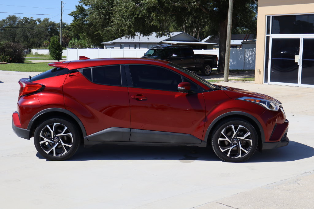 Used 2018 Toyota C-HR XLE FWD image 10