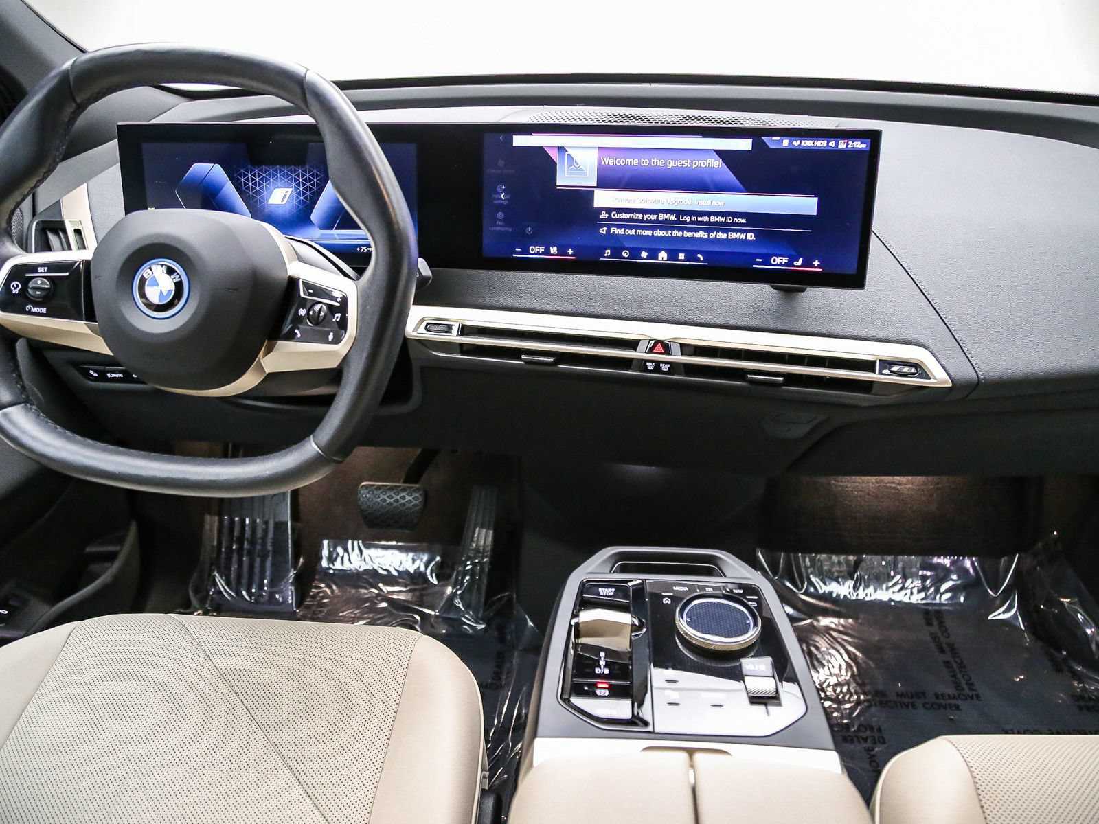 Certified 2024 BMW iX xDrive50 w/ Premium Package AWD/4WD image 13
