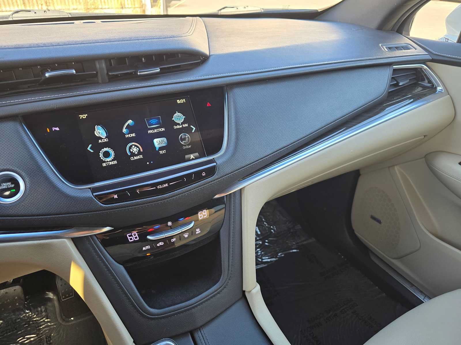 Used 2018 Cadillac XT5 FWD image 21