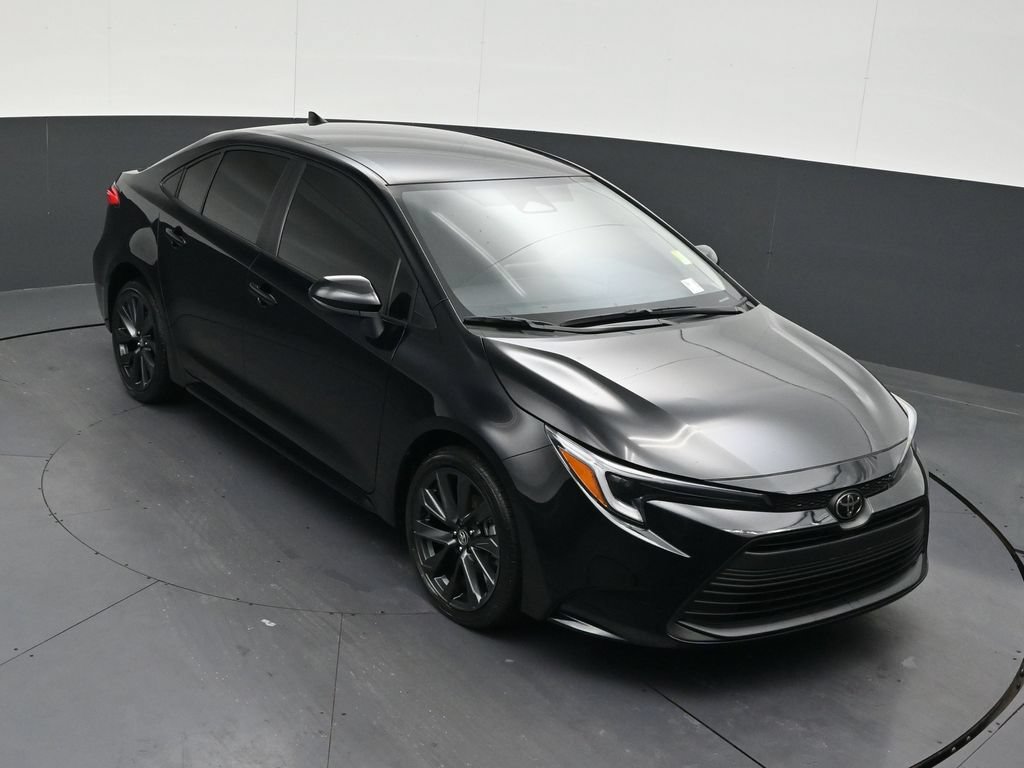 Used 2026 Toyota Corolla LE FWD image 22