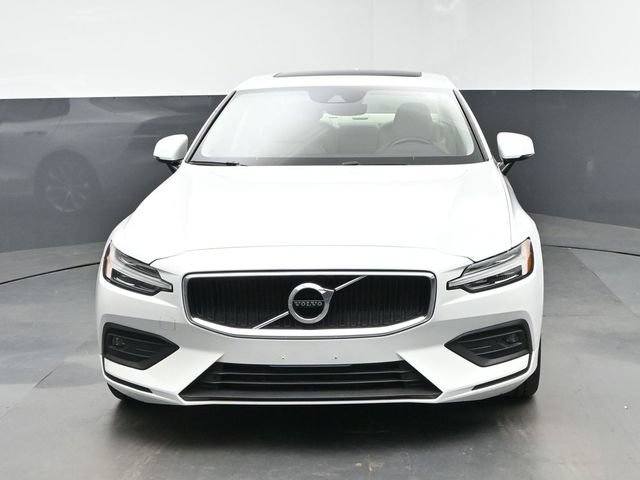 Used 2021 Volvo S60 T5 Momentum w/ Premium Package FWD image 3