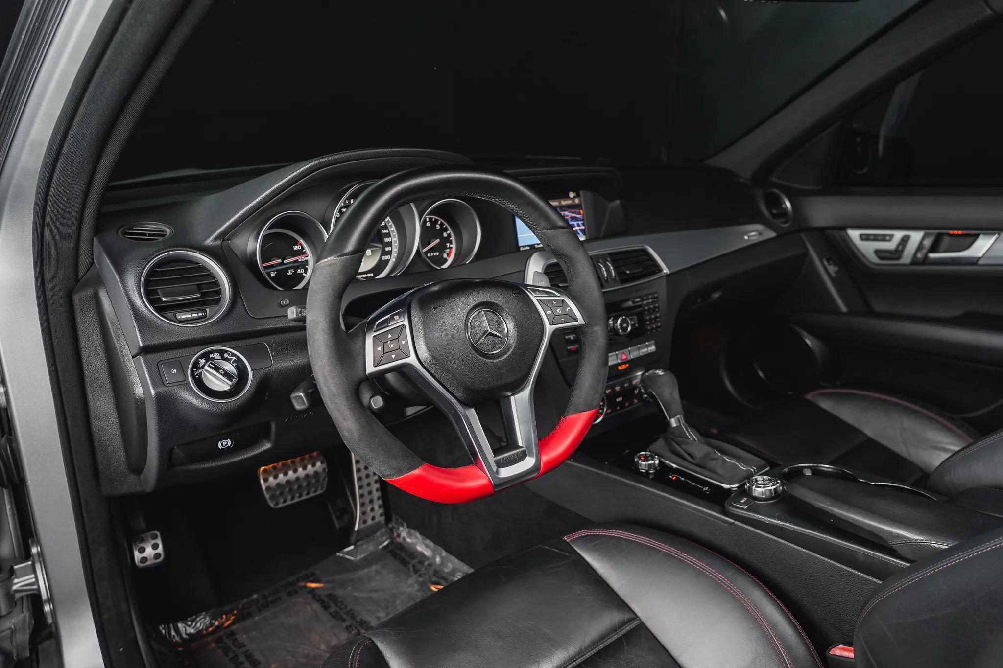 Used 2012 Mercedes-Benz C 63 AMG Sedan image 37