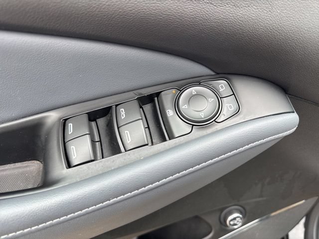 Used 2024 Buick Enclave Essence AWD/4WD image 9