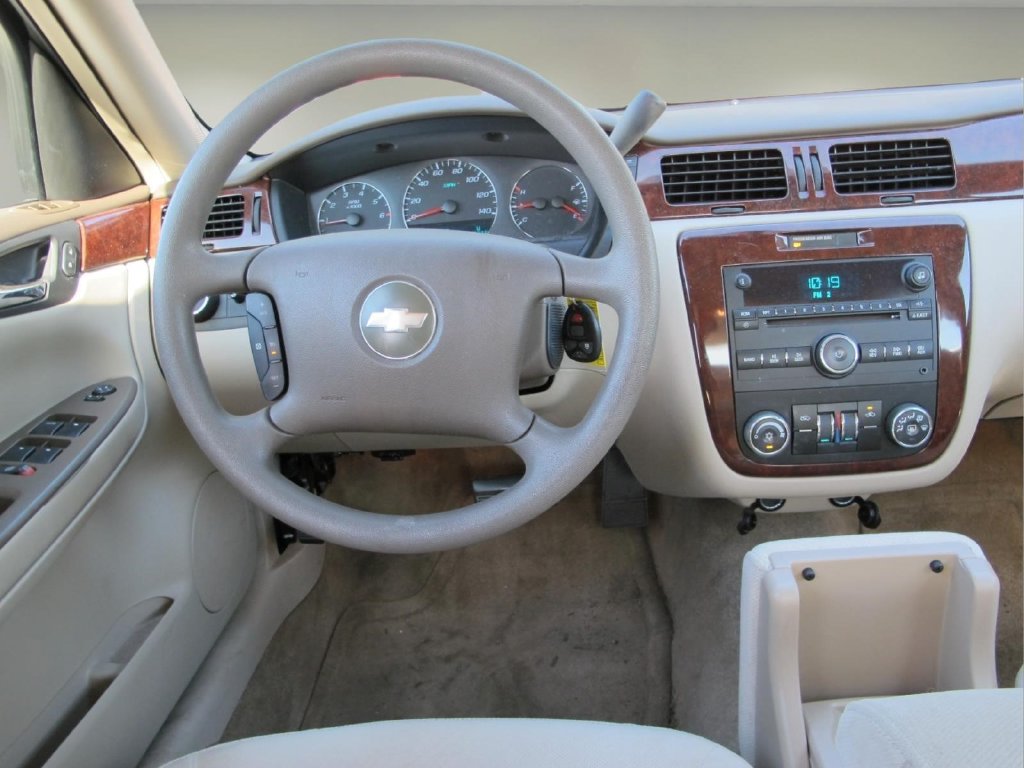 Used 2008 Chevrolet Impala LT FWD image 22