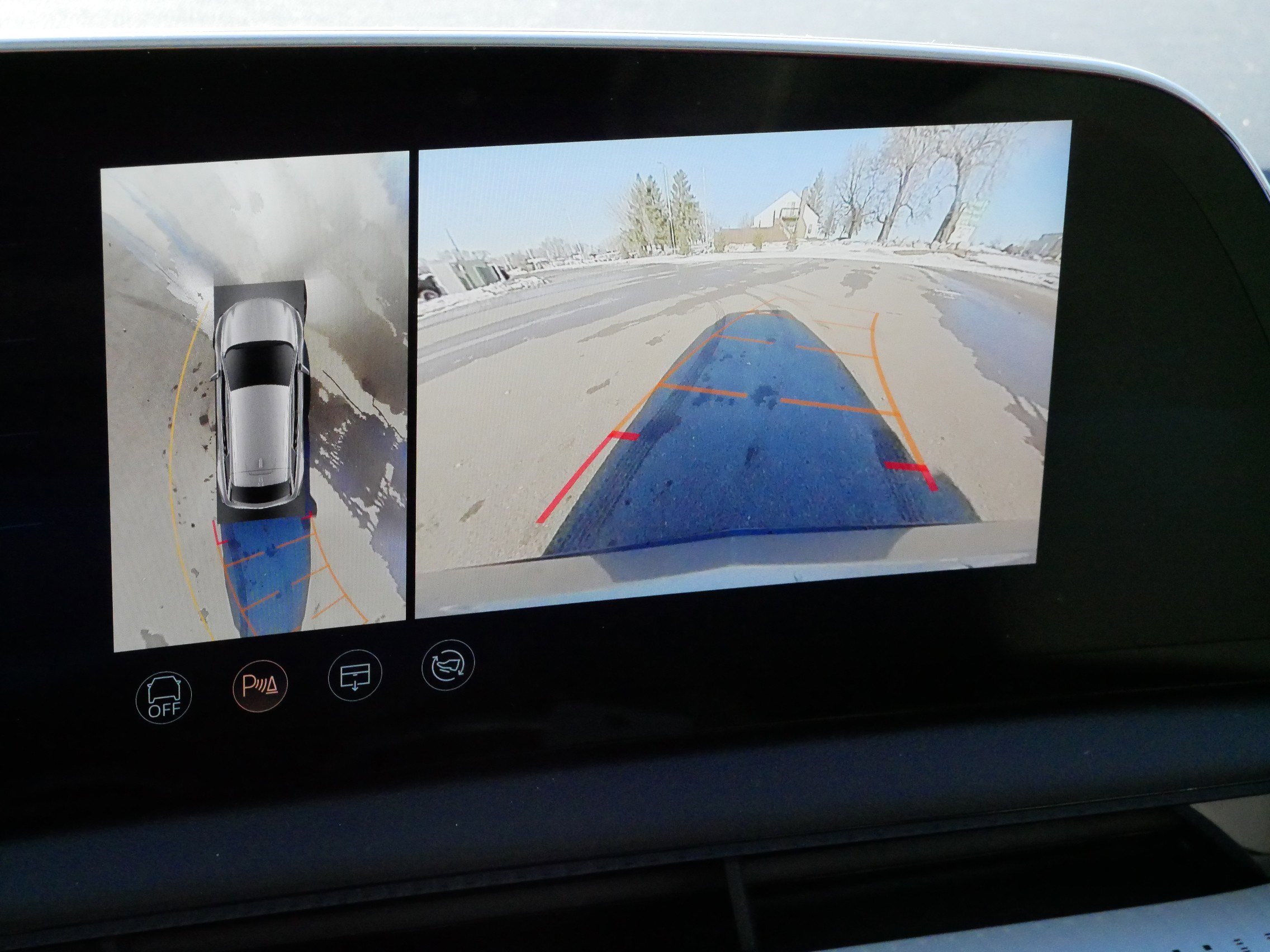 Certified 2025 Cadillac Optiq Sport 2 w/ LPO, Floor Liner Package image 28