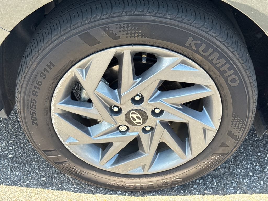 Certified 2025 Hyundai Elantra Hybrid FWD image 17