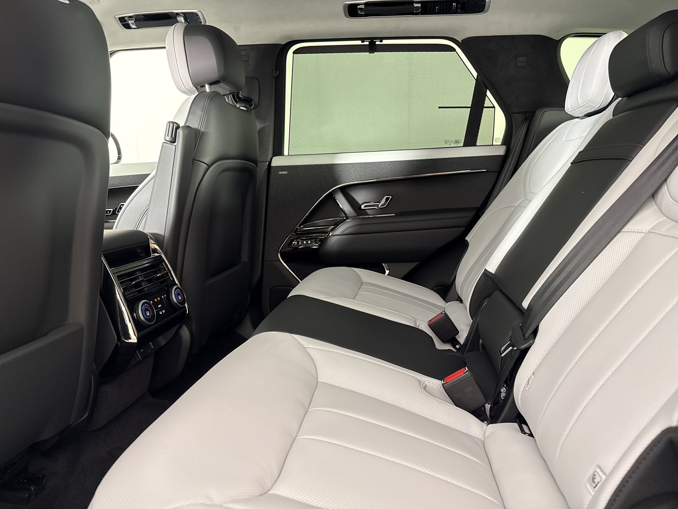 New 2026 Land Rover Range Rover Sport Autobiography AWD/4WD image 23