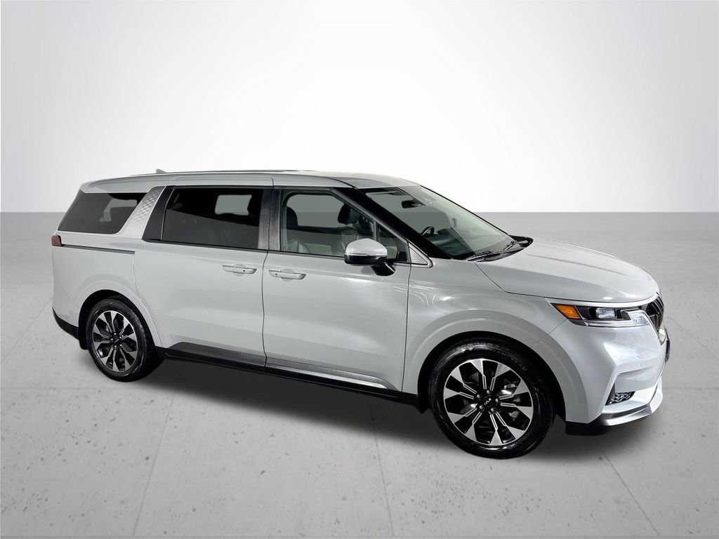 Certified 2024 Kia Carnival EX image 5
