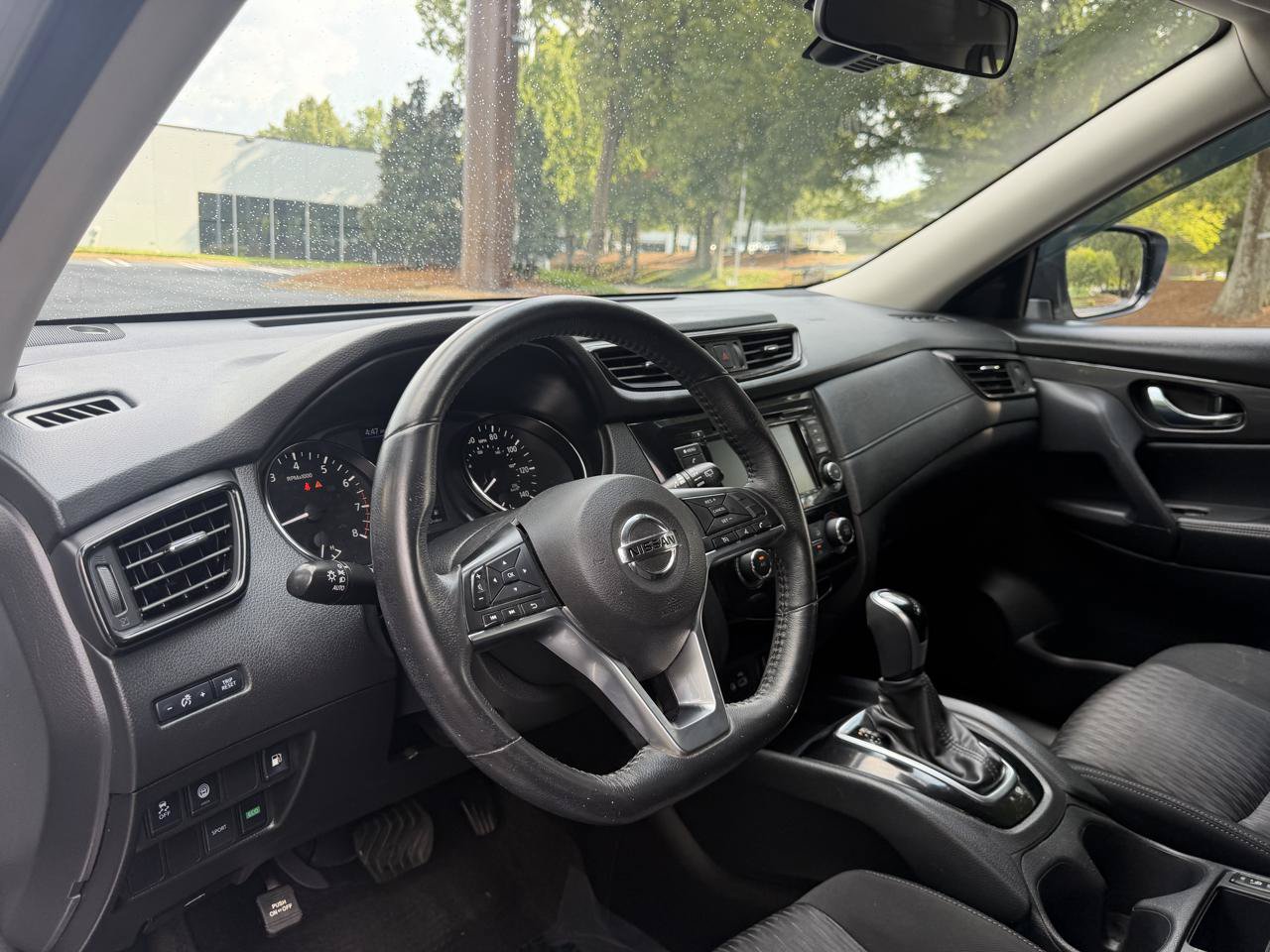 Used 2019 Nissan Rogue S w/ Special Edition Package FWD image 10